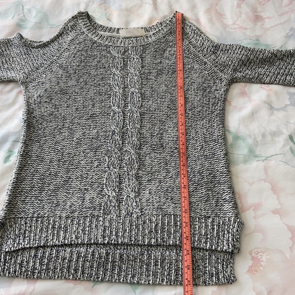 Open shoulder sweater - Picture 4 of 6